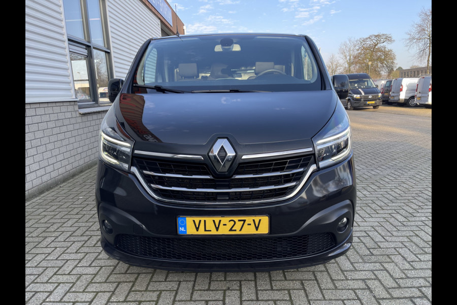 Renault Trafic 2.0 dCi 120pk T29 L2H1 Work Edition / vaste prijs rijklaar € 17.950 ex btw / lease vanaf € 302 / zwart metallic / ingerichte laadruimte / camera / airco / cruise / trekhaak !