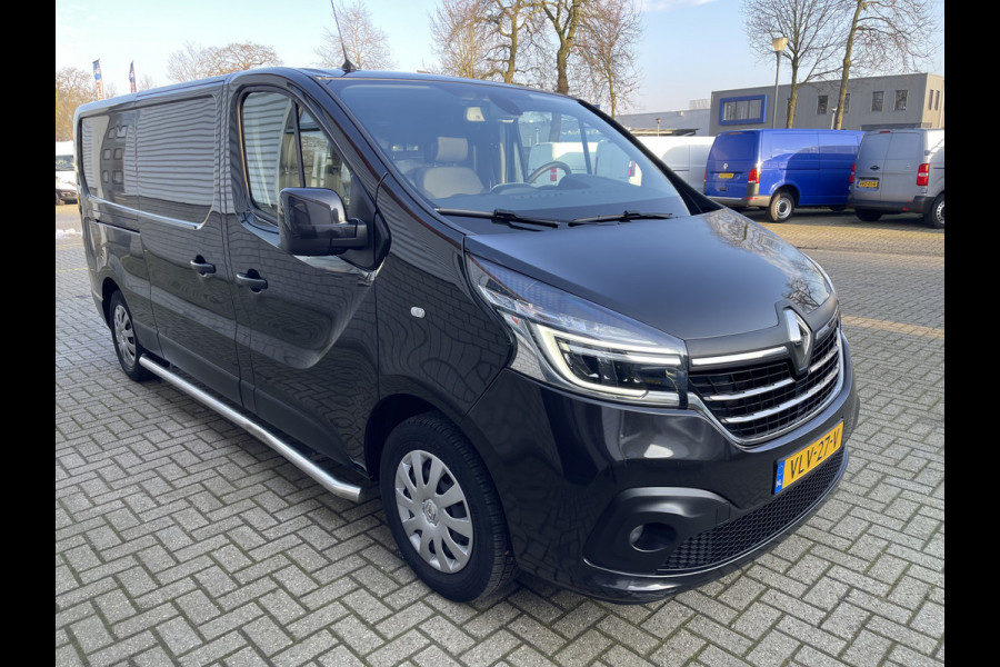 Renault Trafic 2.0 dCi 120pk T29 L2H1 Work Edition / vaste prijs rijklaar € 17.950 ex btw / lease vanaf € 302 / zwart metallic / ingerichte laadruimte / camera / airco / cruise / trekhaak !