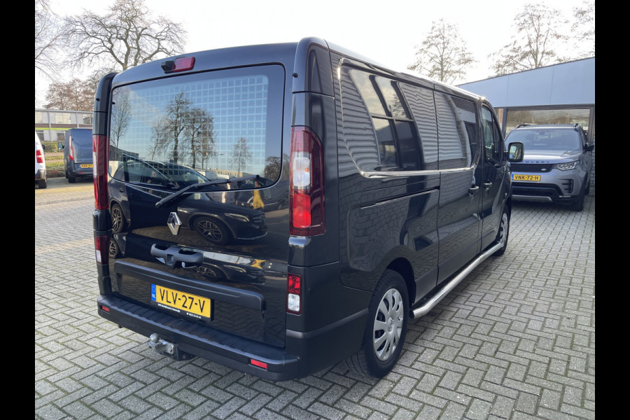 Renault Trafic 2.0 dCi 120pk T29 L2H1 Work Edition / vaste prijs rijklaar € 17.950 ex btw / lease vanaf € 302 / zwart metallic / ingerichte laadruimte / camera / airco / cruise / trekhaak !