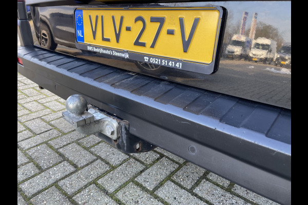 Renault Trafic 2.0 dCi 120pk T29 L2H1 Work Edition / vaste prijs rijklaar € 17.950 ex btw / lease vanaf € 302 / zwart metallic / ingerichte laadruimte / camera / airco / cruise / trekhaak !