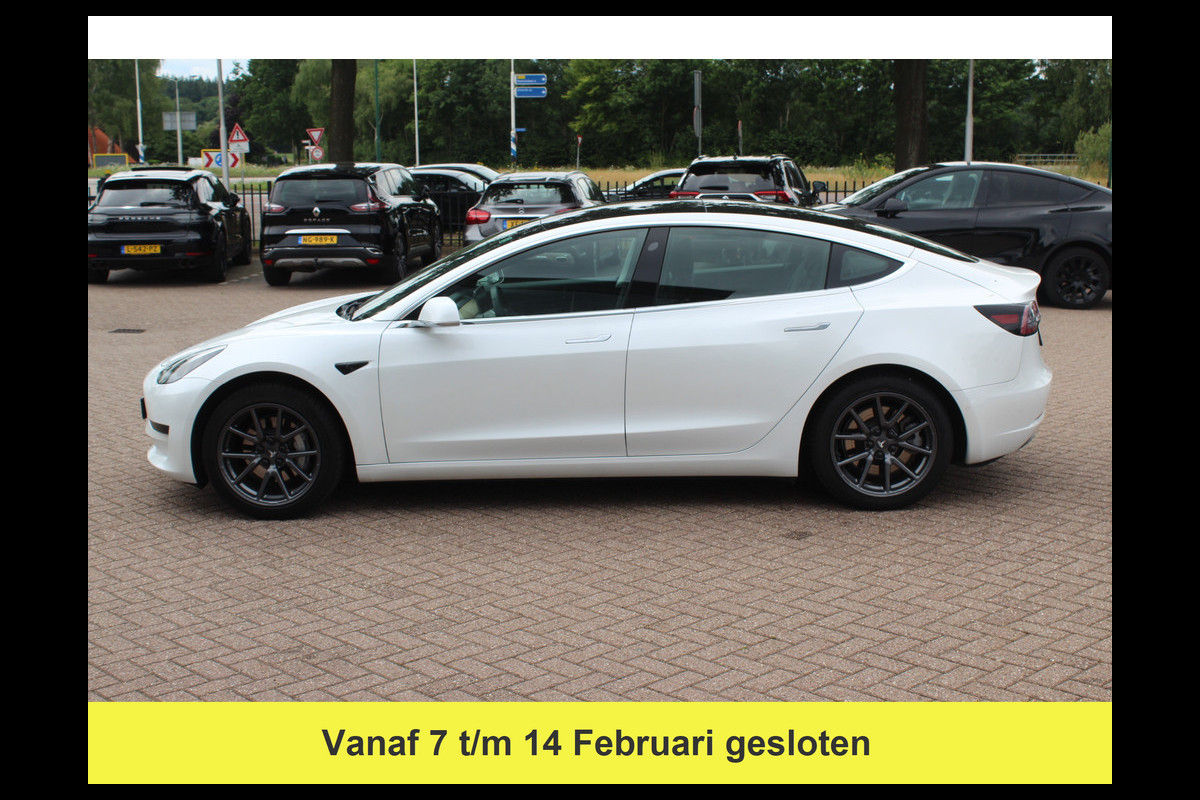 Tesla Model 3 Standard RWD Plus 60 kWh / Autopilot / Panoramadak / Camera / Premium Audio / 18'' / Leder