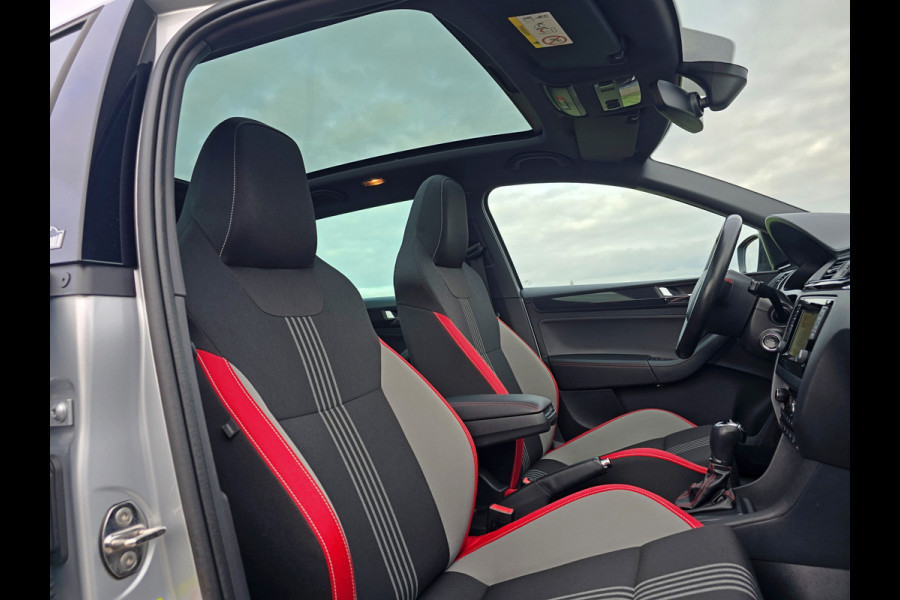 Volkswagen Golf Skoda Rapid Sportback 1.0 TSI Greentech Clever - 110 Pk - Euro 6 - AUTOMAAT - Navi - PDC V+A