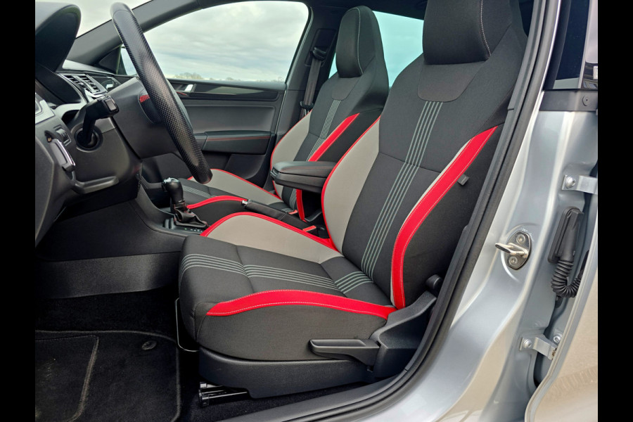 Volkswagen Golf Skoda Rapid Sportback 1.0 TSI Greentech Clever - 110 Pk - Euro 6 - AUTOMAAT - Navi - PDC V+A