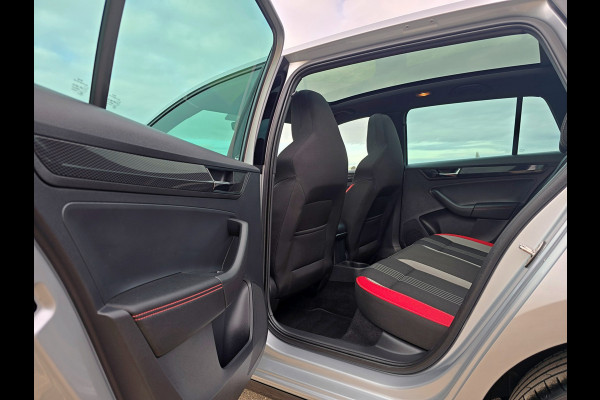 Volkswagen Golf Skoda Rapid Sportback 1.0 TSI Greentech Clever - 110 Pk - Euro 6 - AUTOMAAT - Navi - PDC V+A