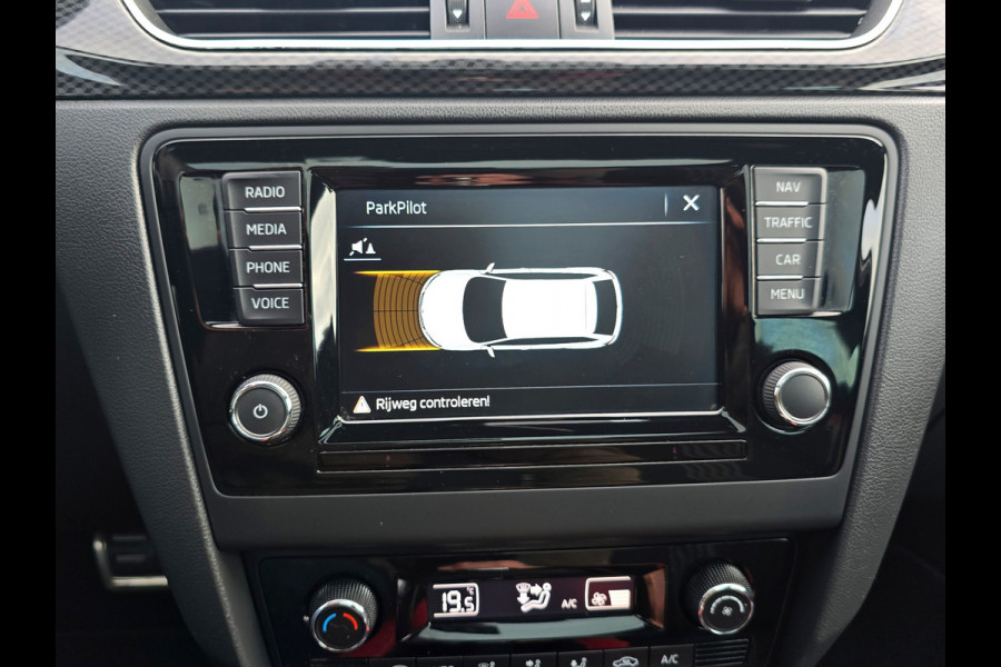 Volkswagen Golf Skoda Rapid Sportback 1.0 TSI Greentech Clever - 110 Pk - Euro 6 - AUTOMAAT - Navi - PDC V+A
