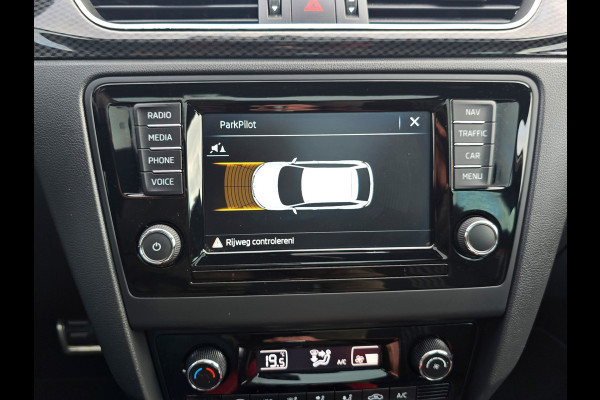 Volkswagen Golf Skoda Rapid Sportback 1.0 TSI Greentech Clever - 110 Pk - Euro 6 - AUTOMAAT - Navi - PDC V+A