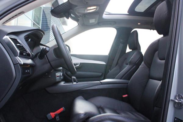 Volvo XC90 2.0 T8 455PK RECHARGE AWD ULTIMATE DARK | LUCHTVERING | PANORAMISCH SCHUIF / KANTELDAK | ELEKTRISCH UITKLAPBARE TREKHAAK | HEAD-UP DISPLAY | NAVIGATIE VIA GOOGLE-MAPS | ELEKTRISCH VERSTELBARE VOOR STOELEN MET GEHEUGEN | VOORSTOELEN VERWARMBAAR | ACHTERBANK VERWARMBAAR | 360° CAMERA | HARMAN / KARDON PREMIUM AUDIO SYSTEEM | APPLE CARPLAY / ANDROID-AUTO | KEYLESS ENTRY / START | STANDKACHEL | EXTRA GETINTE ACHTER RUITEN | VERDUISTERINGS GORDIJNEN ACHTER PORTIEREN | KINDERVERHOGING ACHTERBANK | ELEKTRISCHE ACHTERKLEP MET SENSOR |