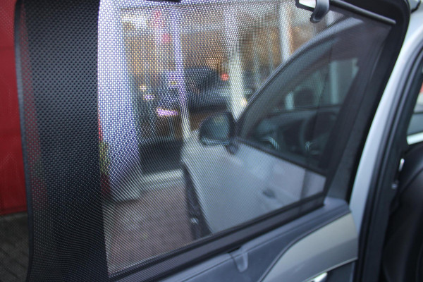 Volvo XC90 2.0 T8 455PK RECHARGE AWD ULTIMATE DARK | LUCHTVERING | PANORAMISCH SCHUIF / KANTELDAK | ELEKTRISCH UITKLAPBARE TREKHAAK | HEAD-UP DISPLAY | NAVIGATIE VIA GOOGLE-MAPS | ELEKTRISCH VERSTELBARE VOOR STOELEN MET GEHEUGEN | VOORSTOELEN VERWARMBAAR | ACHTERBANK VERWARMBAAR | 360° CAMERA | HARMAN / KARDON PREMIUM AUDIO SYSTEEM | APPLE CARPLAY / ANDROID-AUTO | KEYLESS ENTRY / START | STANDKACHEL | EXTRA GETINTE ACHTER RUITEN | VERDUISTERINGS GORDIJNEN ACHTER PORTIEREN | KINDERVERHOGING ACHTERBANK | ELEKTRISCHE ACHTERKLEP MET SENSOR |