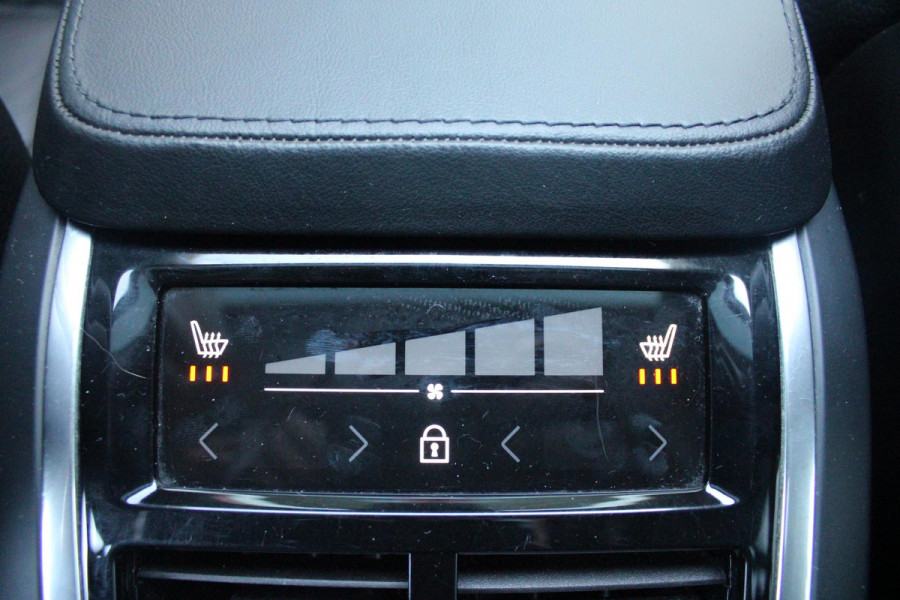 Volvo XC90 2.0 T8 455PK RECHARGE AWD ULTIMATE DARK | LUCHTVERING | PANORAMISCH SCHUIF / KANTELDAK | ELEKTRISCH UITKLAPBARE TREKHAAK | HEAD-UP DISPLAY | NAVIGATIE VIA GOOGLE-MAPS | ELEKTRISCH VERSTELBARE VOOR STOELEN MET GEHEUGEN | VOORSTOELEN VERWARMBAAR | ACHTERBANK VERWARMBAAR | 360° CAMERA | HARMAN / KARDON PREMIUM AUDIO SYSTEEM | APPLE CARPLAY / ANDROID-AUTO | KEYLESS ENTRY / START | STANDKACHEL | EXTRA GETINTE ACHTER RUITEN | VERDUISTERINGS GORDIJNEN ACHTER PORTIEREN | KINDERVERHOGING ACHTERBANK | ELEKTRISCHE ACHTERKLEP MET SENSOR |