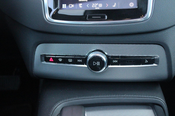 Volvo XC90 2.0 T8 455PK RECHARGE AWD ULTIMATE DARK | LUCHTVERING | PANORAMISCH SCHUIF / KANTELDAK | ELEKTRISCH UITKLAPBARE TREKHAAK | HEAD-UP DISPLAY | NAVIGATIE VIA GOOGLE-MAPS | ELEKTRISCH VERSTELBARE VOOR STOELEN MET GEHEUGEN | VOORSTOELEN VERWARMBAAR | ACHTERBANK VERWARMBAAR | 360° CAMERA | HARMAN / KARDON PREMIUM AUDIO SYSTEEM | APPLE CARPLAY / ANDROID-AUTO | KEYLESS ENTRY / START | STANDKACHEL | EXTRA GETINTE ACHTER RUITEN | VERDUISTERINGS GORDIJNEN ACHTER PORTIEREN | KINDERVERHOGING ACHTERBANK | ELEKTRISCHE ACHTERKLEP MET SENSOR |