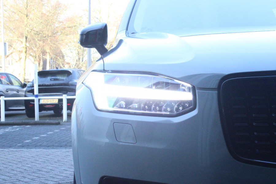 Volvo XC90 2.0 T8 455PK RECHARGE AWD ULTIMATE DARK | LUCHTVERING | PANORAMISCH SCHUIF / KANTELDAK | ELEKTRISCH UITKLAPBARE TREKHAAK | HEAD-UP DISPLAY | NAVIGATIE VIA GOOGLE-MAPS | ELEKTRISCH VERSTELBARE VOOR STOELEN MET GEHEUGEN | VOORSTOELEN VERWARMBAAR | ACHTERBANK VERWARMBAAR | 360° CAMERA | HARMAN / KARDON PREMIUM AUDIO SYSTEEM | APPLE CARPLAY / ANDROID-AUTO | KEYLESS ENTRY / START | STANDKACHEL | EXTRA GETINTE ACHTER RUITEN | VERDUISTERINGS GORDIJNEN ACHTER PORTIEREN | KINDERVERHOGING ACHTERBANK | ELEKTRISCHE ACHTERKLEP MET SENSOR |