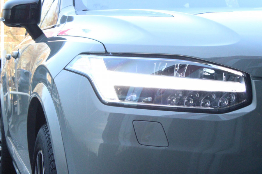 Volvo XC90 2.0 T8 455PK RECHARGE AWD ULTIMATE DARK | LUCHTVERING | PANORAMISCH SCHUIF / KANTELDAK | ELEKTRISCH UITKLAPBARE TREKHAAK | HEAD-UP DISPLAY | NAVIGATIE VIA GOOGLE-MAPS | ELEKTRISCH VERSTELBARE VOOR STOELEN MET GEHEUGEN | VOORSTOELEN VERWARMBAAR | ACHTERBANK VERWARMBAAR | 360° CAMERA | HARMAN / KARDON PREMIUM AUDIO SYSTEEM | APPLE CARPLAY / ANDROID-AUTO | KEYLESS ENTRY / START | STANDKACHEL | EXTRA GETINTE ACHTER RUITEN | VERDUISTERINGS GORDIJNEN ACHTER PORTIEREN | KINDERVERHOGING ACHTERBANK | ELEKTRISCHE ACHTERKLEP MET SENSOR |
