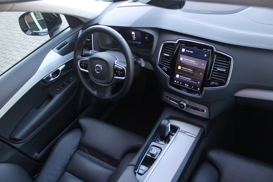 Volvo XC90 2.0 T8 455PK RECHARGE AWD ULTIMATE DARK | LUCHTVERING | PANORAMISCH SCHUIF / KANTELDAK | ELEKTRISCH UITKLAPBARE TREKHAAK | HEAD-UP DISPLAY | NAVIGATIE VIA GOOGLE-MAPS | ELEKTRISCH VERSTELBARE VOOR STOELEN MET GEHEUGEN | VOORSTOELEN VERWARMBAAR | ACHTERBANK VERWARMBAAR | 360° CAMERA | HARMAN / KARDON PREMIUM AUDIO SYSTEEM | APPLE CARPLAY / ANDROID-AUTO | KEYLESS ENTRY / START | STANDKACHEL | EXTRA GETINTE ACHTER RUITEN | VERDUISTERINGS GORDIJNEN ACHTER PORTIEREN | KINDERVERHOGING ACHTERBANK | ELEKTRISCHE ACHTERKLEP MET SENSOR |
