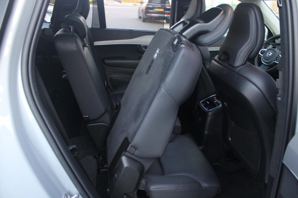 Volvo XC90 2.0 T8 455PK RECHARGE AWD ULTIMATE DARK | LUCHTVERING | PANORAMISCH SCHUIF / KANTELDAK | ELEKTRISCH UITKLAPBARE TREKHAAK | HEAD-UP DISPLAY | NAVIGATIE VIA GOOGLE-MAPS | ELEKTRISCH VERSTELBARE VOOR STOELEN MET GEHEUGEN | VOORSTOELEN VERWARMBAAR | ACHTERBANK VERWARMBAAR | 360° CAMERA | HARMAN / KARDON PREMIUM AUDIO SYSTEEM | APPLE CARPLAY / ANDROID-AUTO | KEYLESS ENTRY / START | STANDKACHEL | EXTRA GETINTE ACHTER RUITEN | VERDUISTERINGS GORDIJNEN ACHTER PORTIEREN | KINDERVERHOGING ACHTERBANK | ELEKTRISCHE ACHTERKLEP MET SENSOR |