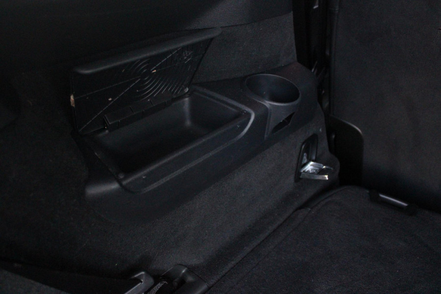 Volvo XC90 2.0 T8 455PK RECHARGE AWD ULTIMATE DARK | LUCHTVERING | PANORAMISCH SCHUIF / KANTELDAK | ELEKTRISCH UITKLAPBARE TREKHAAK | HEAD-UP DISPLAY | NAVIGATIE VIA GOOGLE-MAPS | ELEKTRISCH VERSTELBARE VOOR STOELEN MET GEHEUGEN | VOORSTOELEN VERWARMBAAR | ACHTERBANK VERWARMBAAR | 360° CAMERA | HARMAN / KARDON PREMIUM AUDIO SYSTEEM | APPLE CARPLAY / ANDROID-AUTO | KEYLESS ENTRY / START | STANDKACHEL | EXTRA GETINTE ACHTER RUITEN | VERDUISTERINGS GORDIJNEN ACHTER PORTIEREN | KINDERVERHOGING ACHTERBANK | ELEKTRISCHE ACHTERKLEP MET SENSOR |