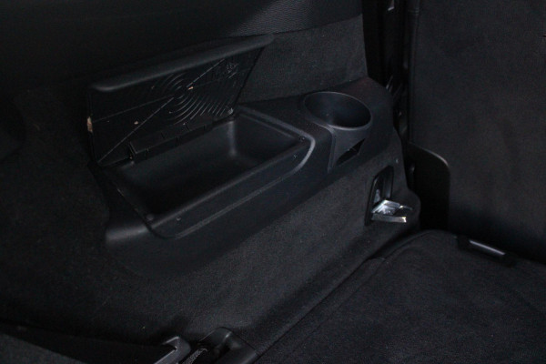 Volvo XC90 2.0 T8 455PK RECHARGE AWD ULTIMATE DARK | LUCHTVERING | PANORAMISCH SCHUIF / KANTELDAK | ELEKTRISCH UITKLAPBARE TREKHAAK | HEAD-UP DISPLAY | NAVIGATIE VIA GOOGLE-MAPS | ELEKTRISCH VERSTELBARE VOOR STOELEN MET GEHEUGEN | VOORSTOELEN VERWARMBAAR | ACHTERBANK VERWARMBAAR | 360° CAMERA | HARMAN / KARDON PREMIUM AUDIO SYSTEEM | APPLE CARPLAY / ANDROID-AUTO | KEYLESS ENTRY / START | STANDKACHEL | EXTRA GETINTE ACHTER RUITEN | VERDUISTERINGS GORDIJNEN ACHTER PORTIEREN | KINDERVERHOGING ACHTERBANK | ELEKTRISCHE ACHTERKLEP MET SENSOR |