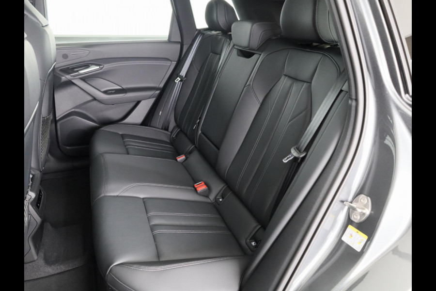 Audi Q6 e-tron S edition 83Kwh 252 pk SUV | Tech pakket plus | Glazen panoramadak | Lederen bekleding | Rode remzadels |