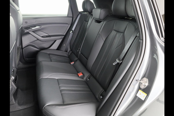 Audi Q6 e-tron S edition 83Kwh 252 pk SUV | Tech pakket plus | Glazen panoramadak | Lederen bekleding | Rode remzadels |