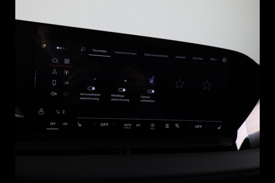 Audi Q6 e-tron S edition 83Kwh 252 pk SUV | Tech pakket plus | Glazen panoramadak | Lederen bekleding | Rode remzadels |