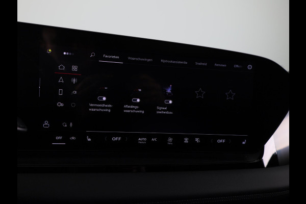 Audi Q6 e-tron S edition 83Kwh 252 pk SUV | Tech pakket plus | Glazen panoramadak | Lederen bekleding | Rode remzadels |