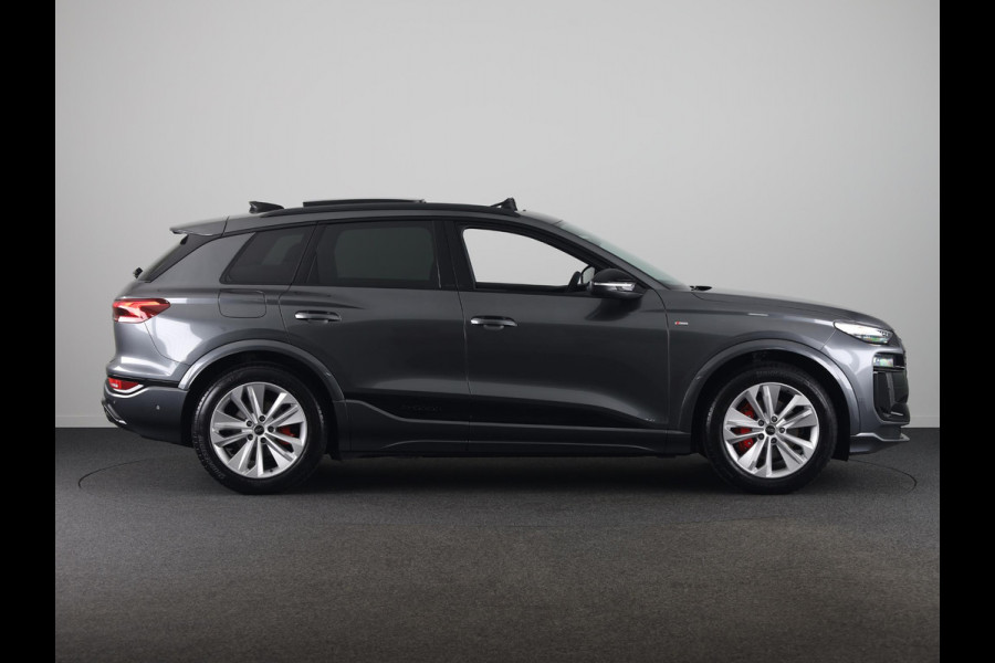 Audi Q6 e-tron S edition 83Kwh 252 pk SUV | Tech pakket plus | Glazen panoramadak | Lederen bekleding | Rode remzadels |