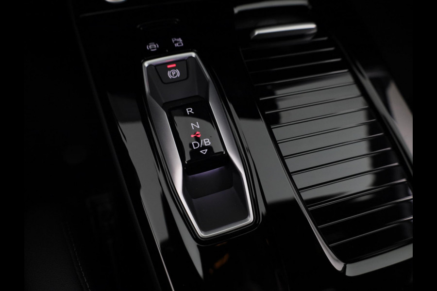 Audi Q6 e-tron S edition 83Kwh 252 pk SUV | Tech pakket plus | Glazen panoramadak | Lederen bekleding | Rode remzadels |