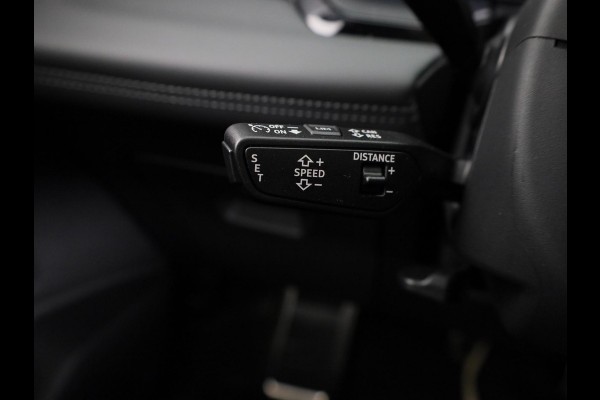 Audi Q6 e-tron S edition 83Kwh 252 pk SUV | Tech pakket plus | Glazen panoramadak | Lederen bekleding | Rode remzadels |