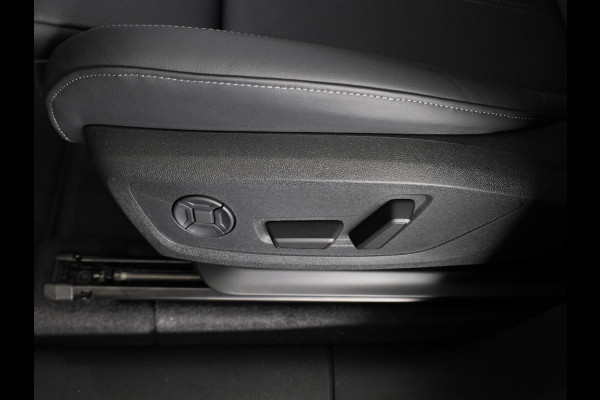 Audi Q6 e-tron S edition 83Kwh 252 pk SUV | Tech pakket plus | Glazen panoramadak | Lederen bekleding | Rode remzadels |