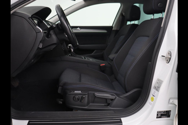 Volkswagen Passat 1.4 TSI PHEV GTE | Trekhaak | Stoelverwarming | Virtual Cockpit | Camera | Adaptive cruise | Carplay | Matrix LED | Navigatie | Climate control | Plug In