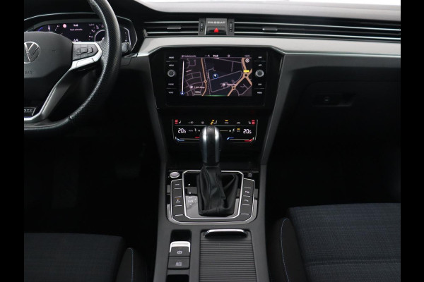 Volkswagen Passat 1.4 TSI PHEV GTE | Trekhaak | Stoelverwarming | Virtual Cockpit | Camera | Adaptive cruise | Carplay | Matrix LED | Navigatie | Climate control | Plug In