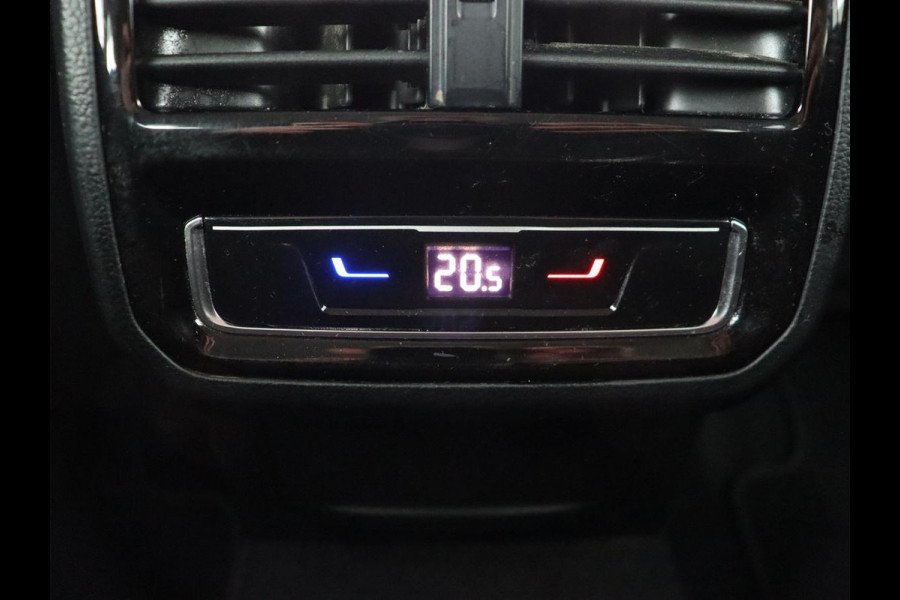 Volkswagen Passat 1.4 TSI PHEV GTE | Trekhaak | Stoelverwarming | Virtual Cockpit | Camera | Adaptive cruise | Carplay | Matrix LED | Navigatie | Climate control | Plug In