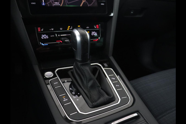 Volkswagen Passat 1.4 TSI PHEV GTE | Trekhaak | Stoelverwarming | Virtual Cockpit | Camera | Adaptive cruise | Carplay | Matrix LED | Navigatie | Climate control | Plug In