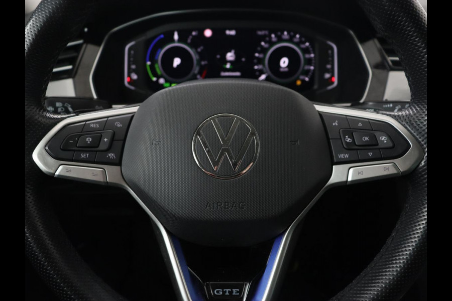 Volkswagen Passat 1.4 TSI PHEV GTE | Trekhaak | Stoelverwarming | Virtual Cockpit | Camera | Adaptive cruise | Carplay | Matrix LED | Navigatie | Climate control | Plug In