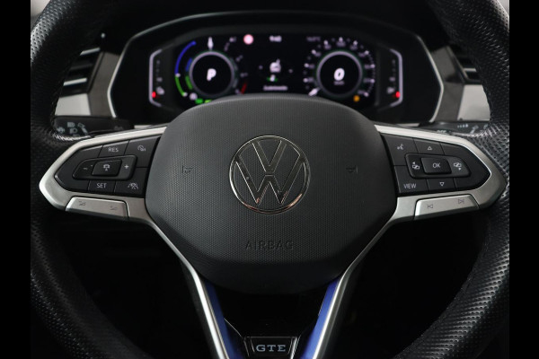 Volkswagen Passat 1.4 TSI PHEV GTE | Trekhaak | Stoelverwarming | Virtual Cockpit | Camera | Adaptive cruise | Carplay | Matrix LED | Navigatie | Climate control | Plug In