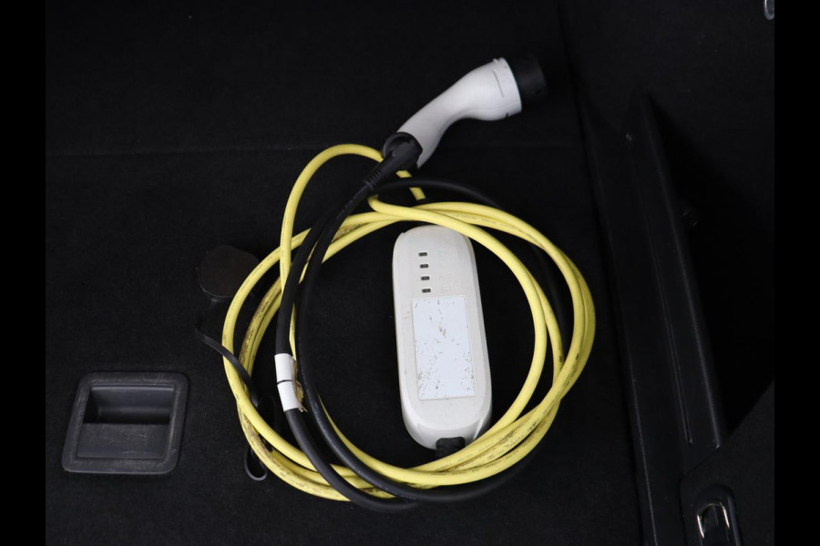 Volkswagen Passat 1.4 TSI PHEV GTE | Trekhaak | Stoelverwarming | Virtual Cockpit | Camera | Adaptive cruise | Carplay | Matrix LED | Navigatie | Climate control | Plug In