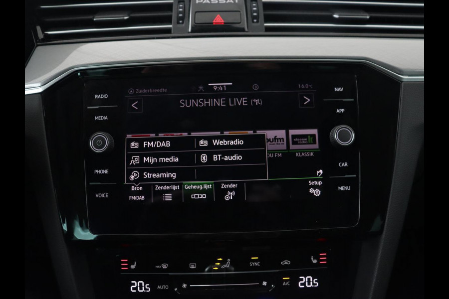 Volkswagen Passat 1.4 TSI PHEV GTE | Trekhaak | Stoelverwarming | Virtual Cockpit | Camera | Adaptive cruise | Carplay | Matrix LED | Navigatie | Climate control | Plug In