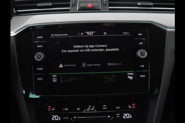 Volkswagen Passat 1.4 TSI PHEV GTE | Trekhaak | Stoelverwarming | Virtual Cockpit | Camera | Adaptive cruise | Carplay | Matrix LED | Navigatie | Climate control | Plug In