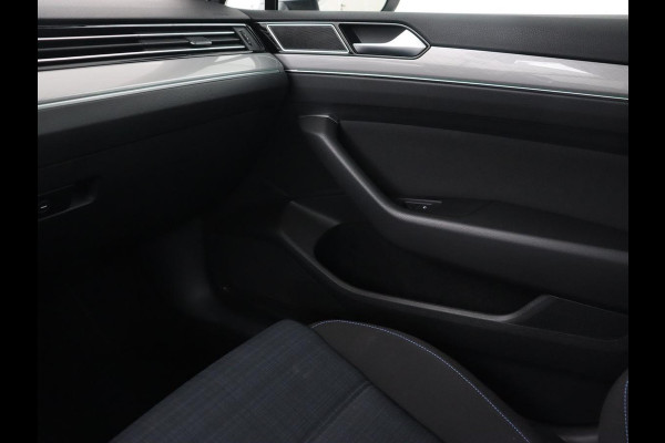 Volkswagen Passat 1.4 TSI PHEV GTE | Trekhaak | Stoelverwarming | Virtual Cockpit | Camera | Adaptive cruise | Carplay | Matrix LED | Navigatie | Climate control | Plug In