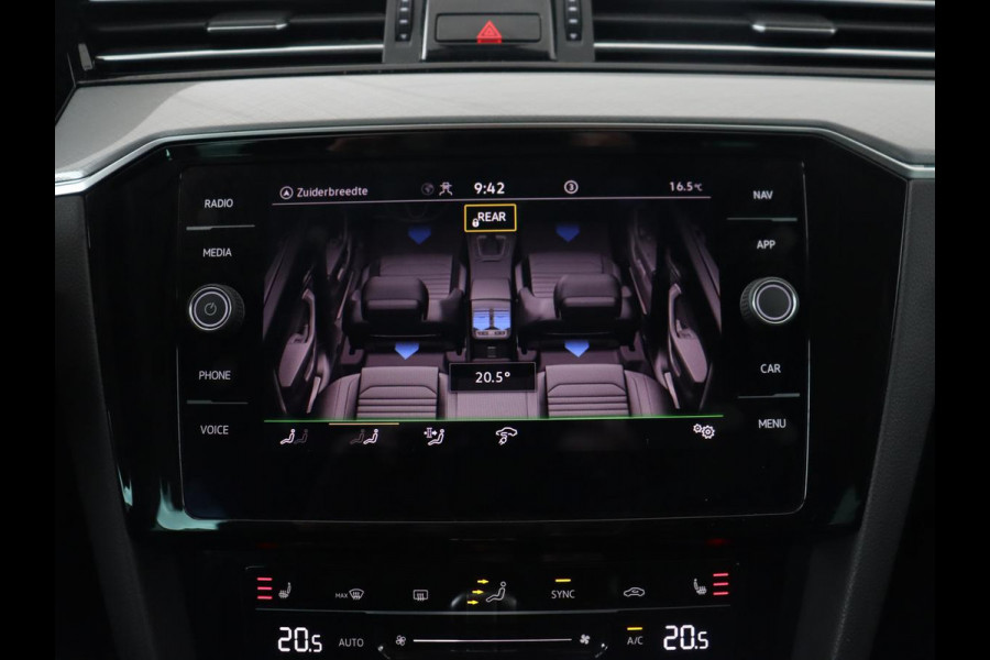 Volkswagen Passat 1.4 TSI PHEV GTE | Trekhaak | Stoelverwarming | Virtual Cockpit | Camera | Adaptive cruise | Carplay | Matrix LED | Navigatie | Climate control | Plug In