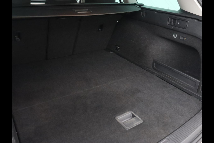 Volkswagen Passat 1.4 TSI PHEV GTE | Trekhaak | Stoelverwarming | Virtual Cockpit | Camera | Adaptive cruise | Carplay | Matrix LED | Navigatie | Climate control | Plug In