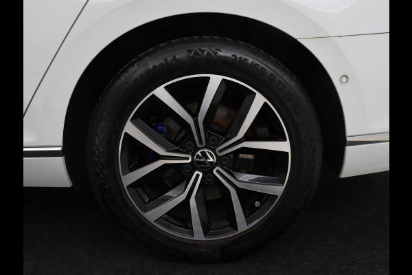 Volkswagen Passat 1.4 TSI PHEV GTE | Trekhaak | Stoelverwarming | Virtual Cockpit | Camera | Adaptive cruise | Carplay | Matrix LED | Navigatie | Climate control | Plug In