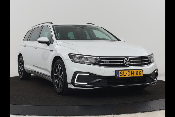 Volkswagen Passat 1.4 TSI PHEV GTE | Trekhaak | Stoelverwarming | Virtual Cockpit | Camera | Adaptive cruise | Carplay | Matrix LED | Navigatie | Climate control | Plug In