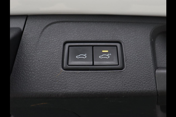 Volkswagen Passat 1.4 TSI PHEV GTE | Trekhaak | Stoelverwarming | Virtual Cockpit | Camera | Adaptive cruise | Carplay | Matrix LED | Navigatie | Climate control | Plug In
