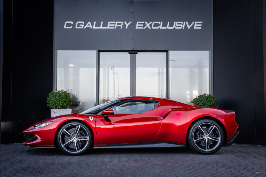 Ferrari 296 GTB 3.0 V6 - Rosso Imola | Origineel NL | Lift | Memory