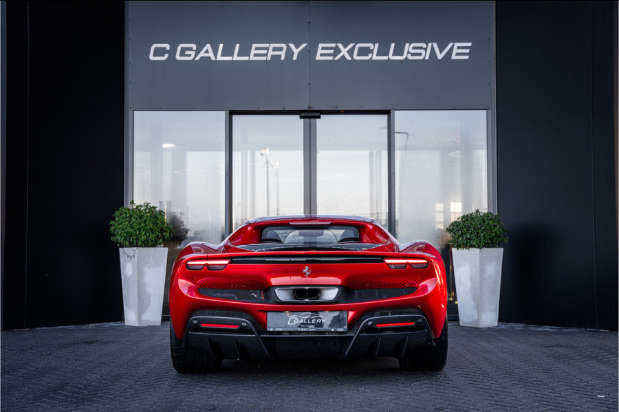 Ferrari 296 GTB 3.0 V6 - Rosso Imola | Origineel NL | Lift | Memory