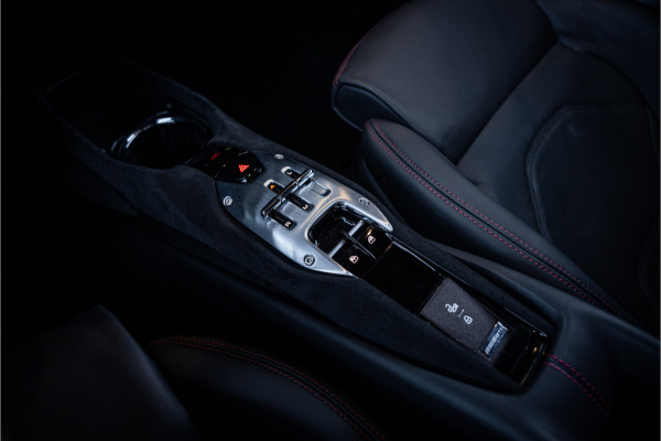 Ferrari 296 GTB 3.0 V6 - Rosso Imola | Origineel NL | Lift | Memory