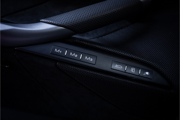 Ferrari 296 GTB 3.0 V6 - Rosso Imola | Origineel NL | Lift | Memory