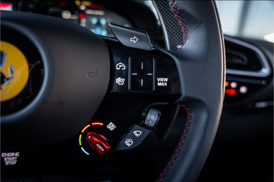 Ferrari 296 GTB 3.0 V6 - Rosso Imola | Origineel NL | Lift | Memory