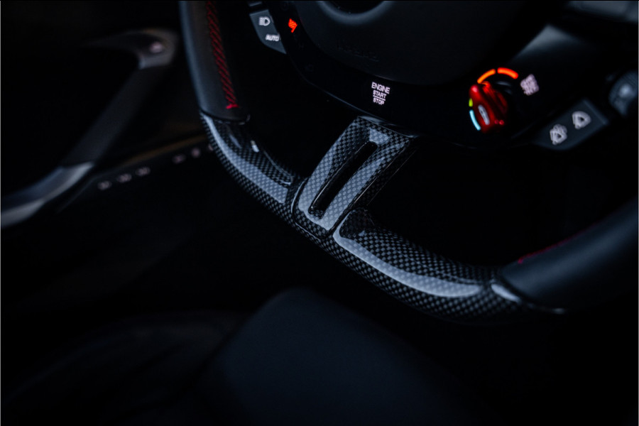 Ferrari 296 GTB 3.0 V6 - Rosso Imola | Origineel NL | Lift | Memory