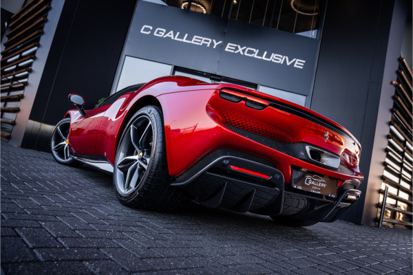 Ferrari 296 GTB 3.0 V6 - Rosso Imola | Origineel NL | Lift | Memory